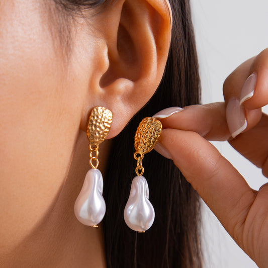 Baroque pearl earrings