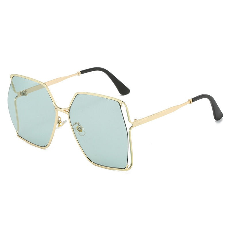 Trendy large frame sunglasses