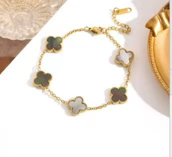 Four leaf clover bracelet