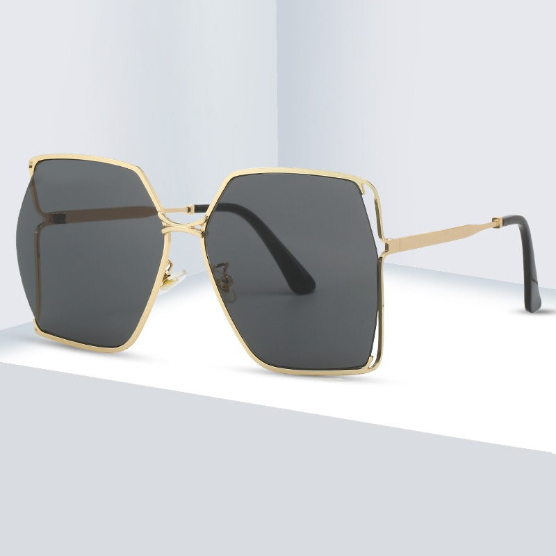 Trendy large frame sunglasses